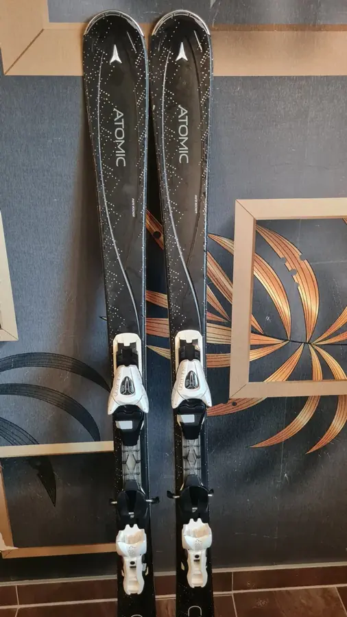 Damenski Atomic Cloud 9 in 149 cm