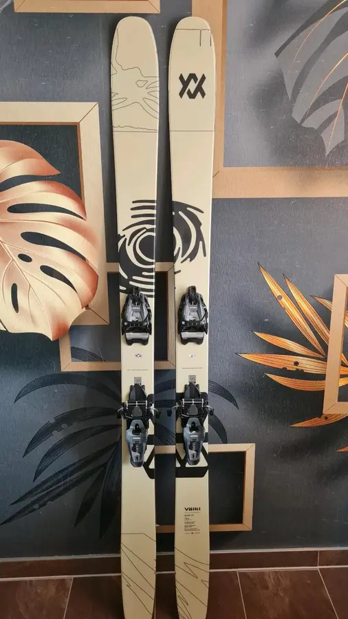 Tourenski Völkl Revolt 101 in 182 cm