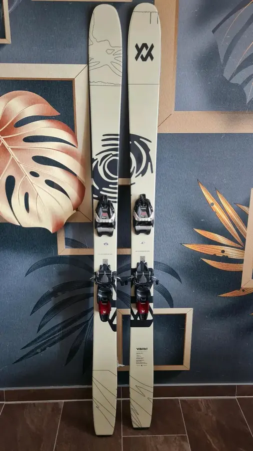 Tourenski Völkl Revolt 101 in 182 cm